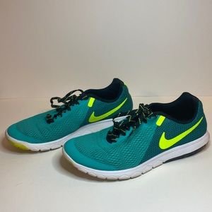 Size 9 Nike running shoe